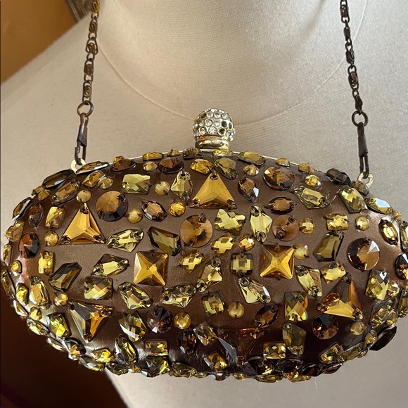 Bejeweled hard case Clutch embellished with gold & Amber crystals & rhinestones. - Picture 12 of 14